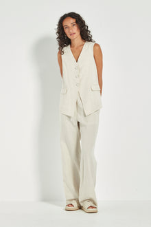  Loretta Vest