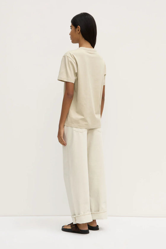 Organic Base Tee Sandstone