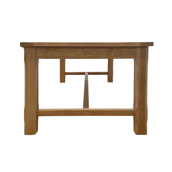 Balmoral Extendable Oakwood Table